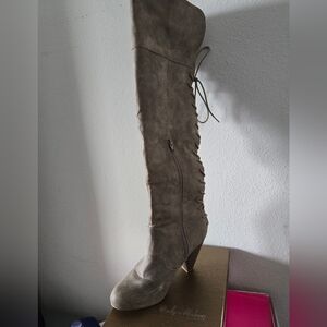 Size 9 womens Grey Faux Fur-Lined Boots